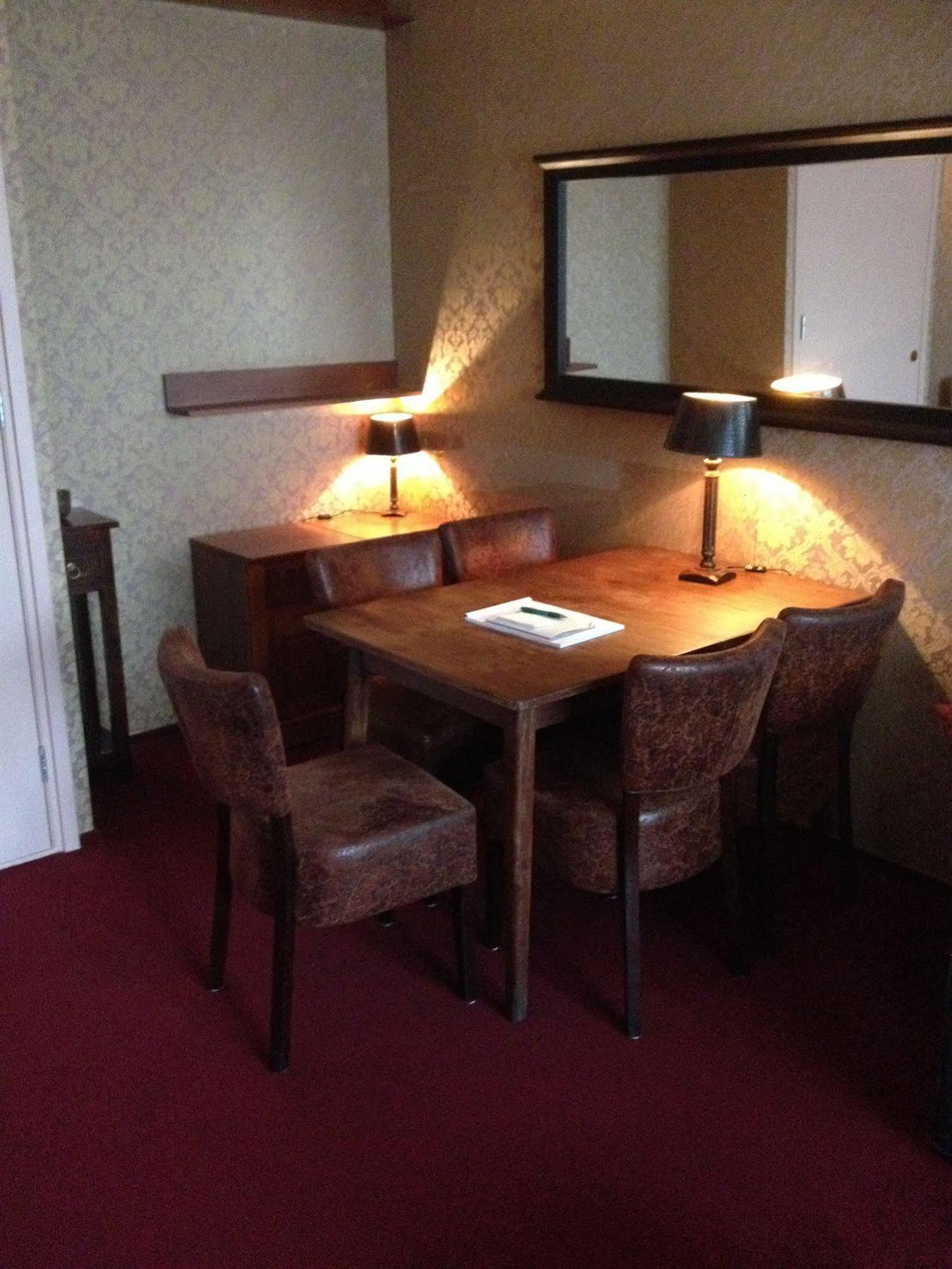 Amsterdam Village Hotel Экстерьер фото