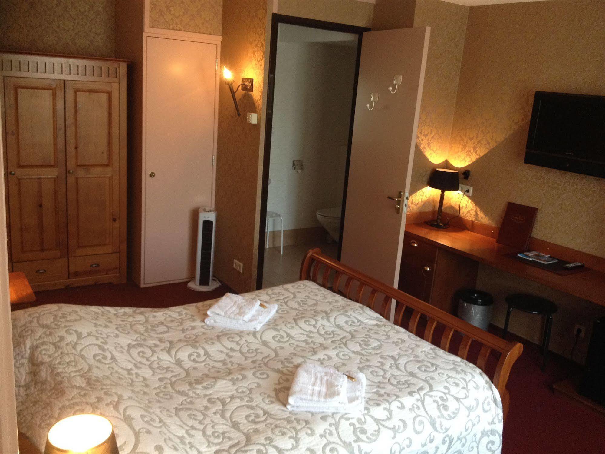 Amsterdam Village Hotel Экстерьер фото