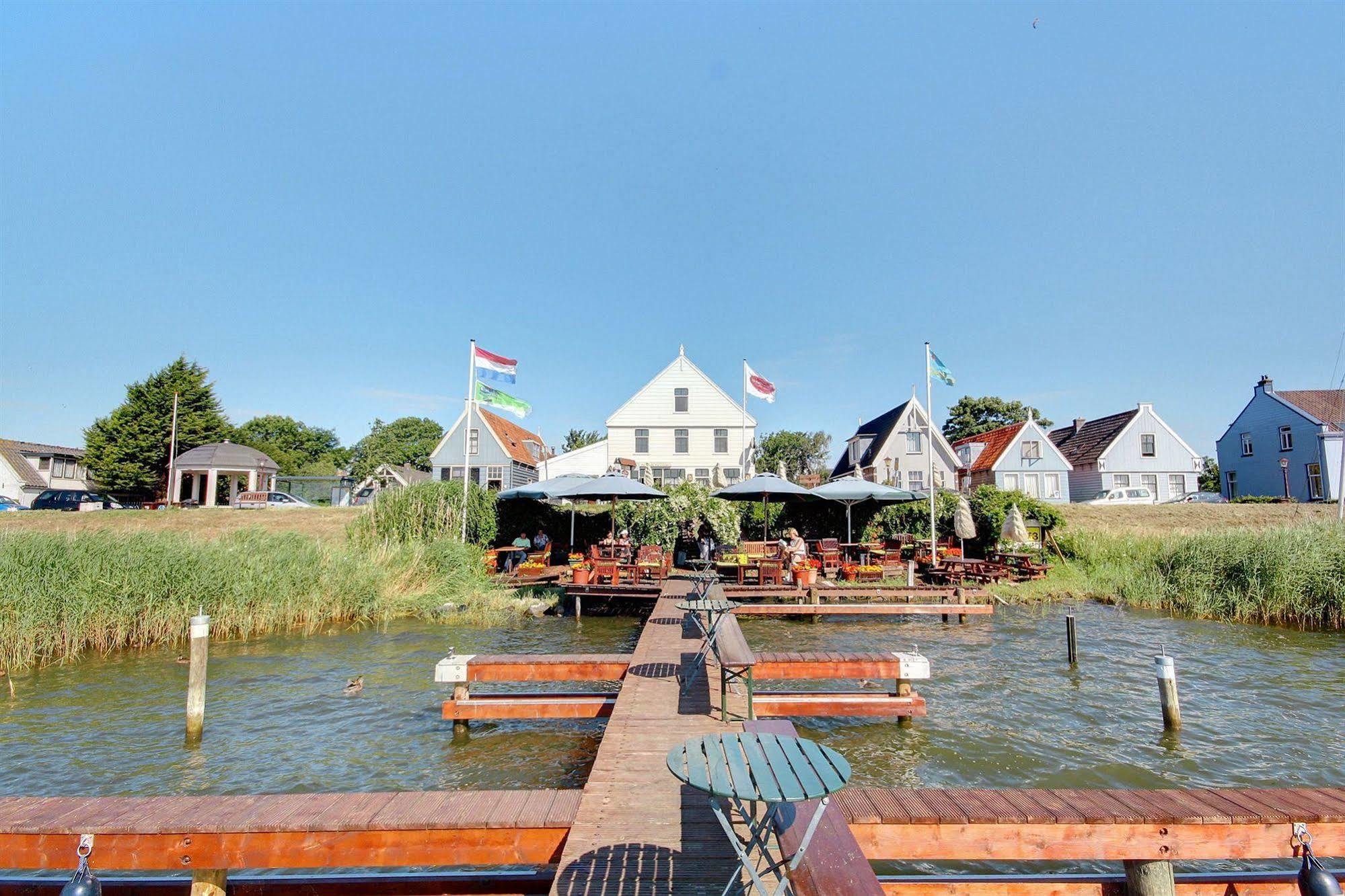 Amsterdam Village Hotel Экстерьер фото